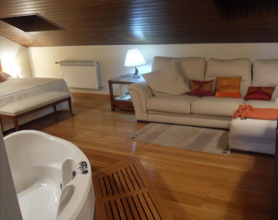 La Galamperna Hotel Nava del Barco Ruang foto