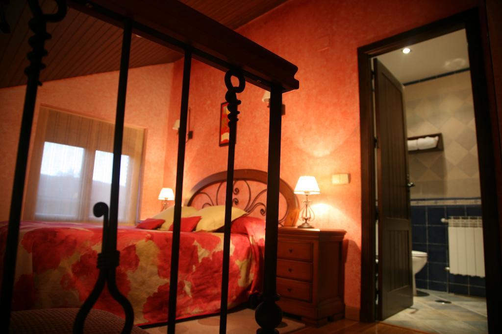 La Galamperna Hotel Nava del Barco Ruang foto
